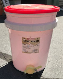 5gal bucket with honey gate